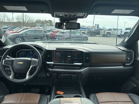Used 2024 Chevrolet Silverado 2500 High Country image 12