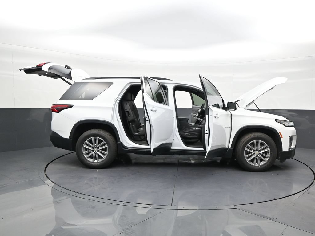 Used 2024 Chevrolet Traverse LT FWD image 26
