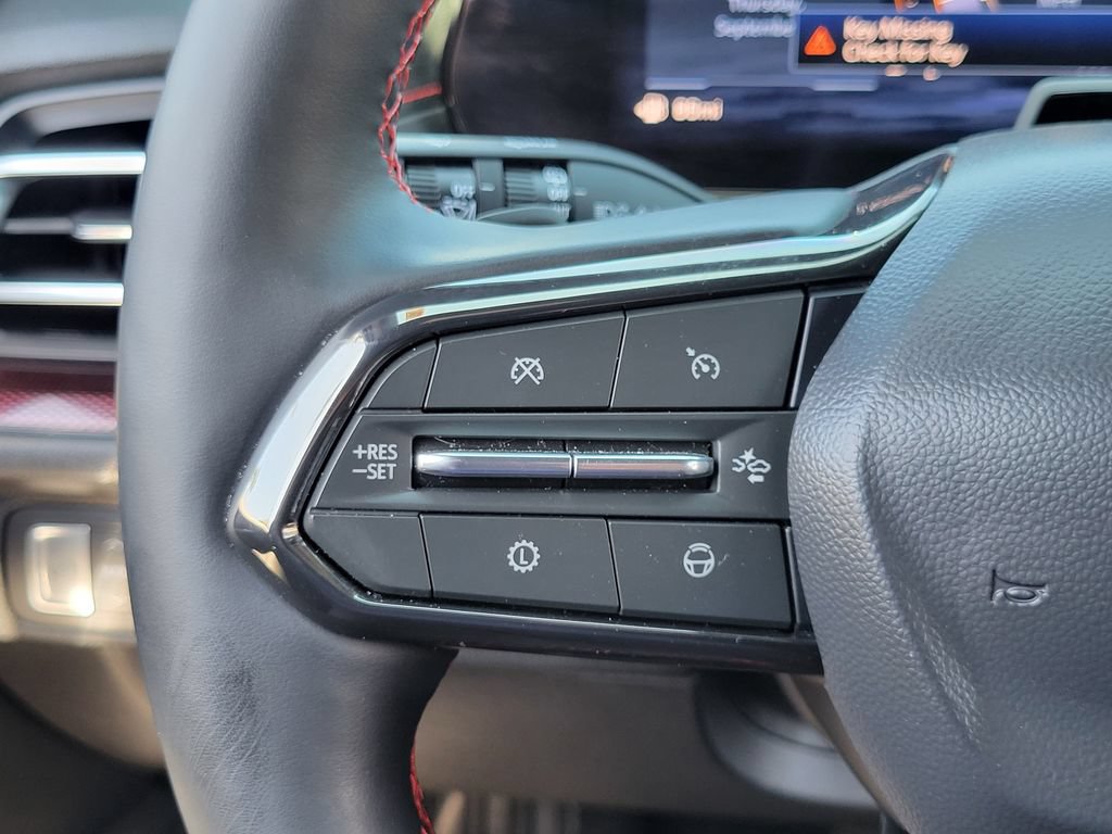Used 2025 Chevrolet Traverse RS w/ LPO, Floor Liner Package FWD image 5