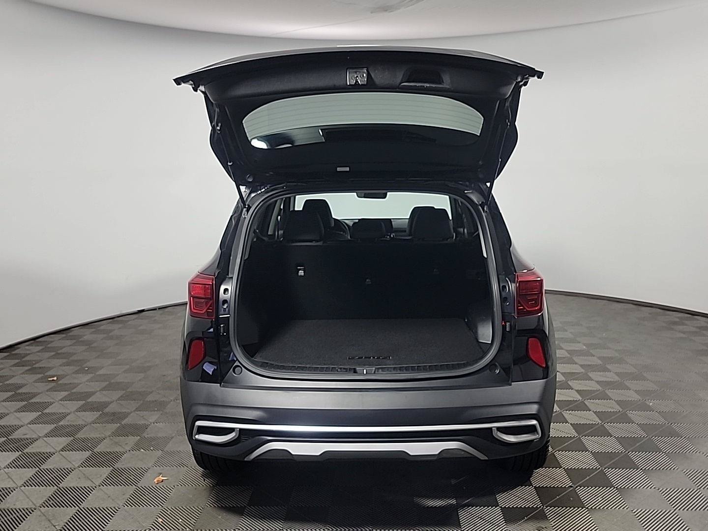Used 2023 Kia Seltos Nightfall Edition AWD/4WD image 6
