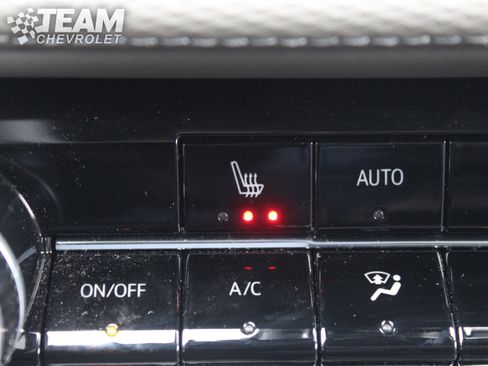 Certified 2025 Chevrolet Equinox LT w/ Convenience Package II image 18