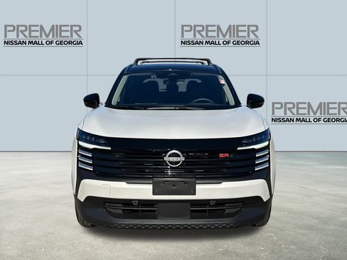 Used 2026 Nissan Kicks SR w/ Illumination Package image 2