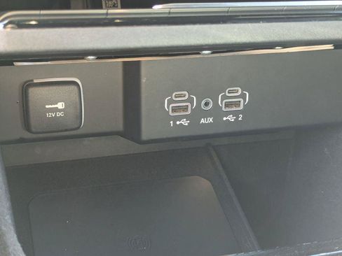 Used 2023 Jeep Wagoneer L Series II AWD/4WD image 24