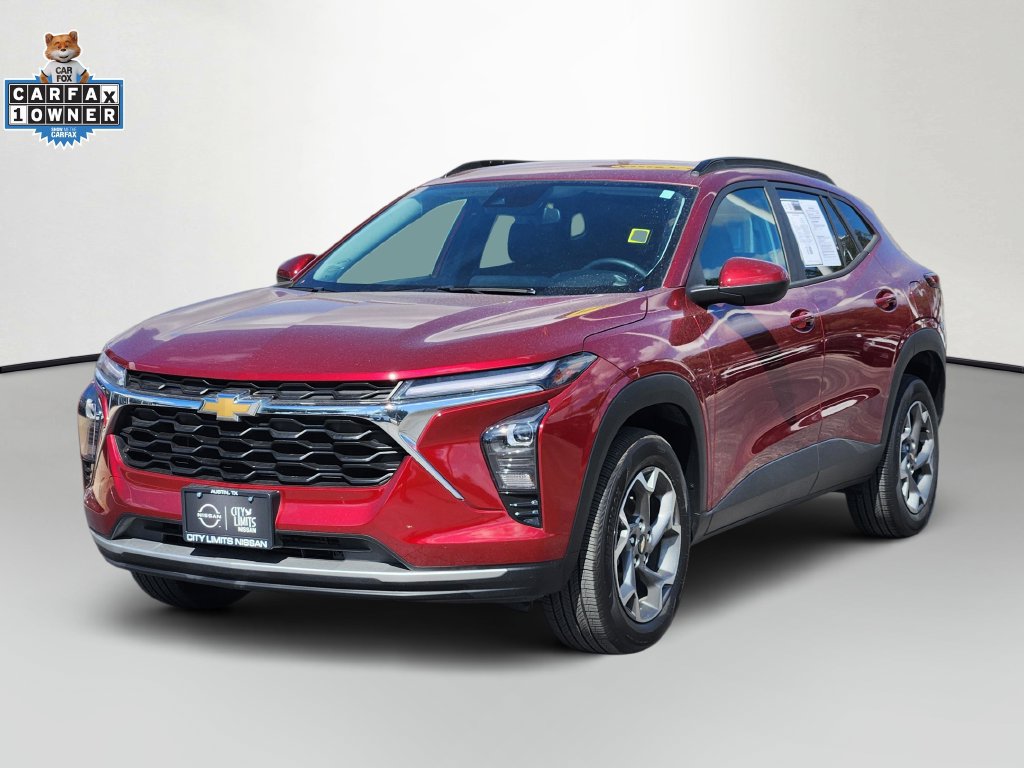 Used 2024 Chevrolet Trax LT w/ Driver Confidence Package FWD image 3