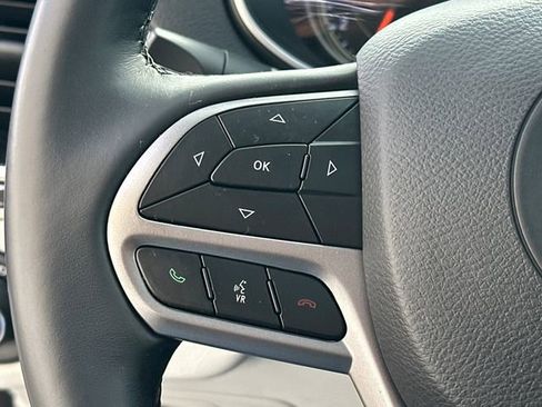 Used 2019 Jeep Cherokee Limited w/ Luxury Group image 31