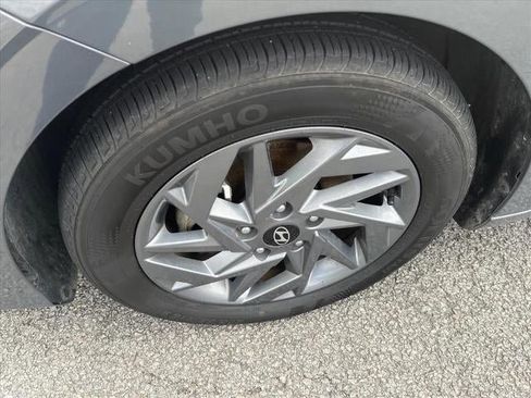 Used 2024 Hyundai Elantra SEL image 6