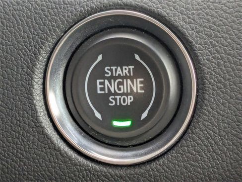 Used 2025 GMC Acadia Elevation image 31