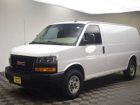 Used 2018 GMC Savana 2500 w/ Driver Convenience Package RWD image 2