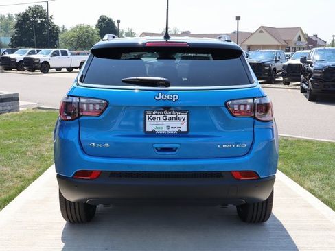 New 2025 Jeep Compass Limited image 30