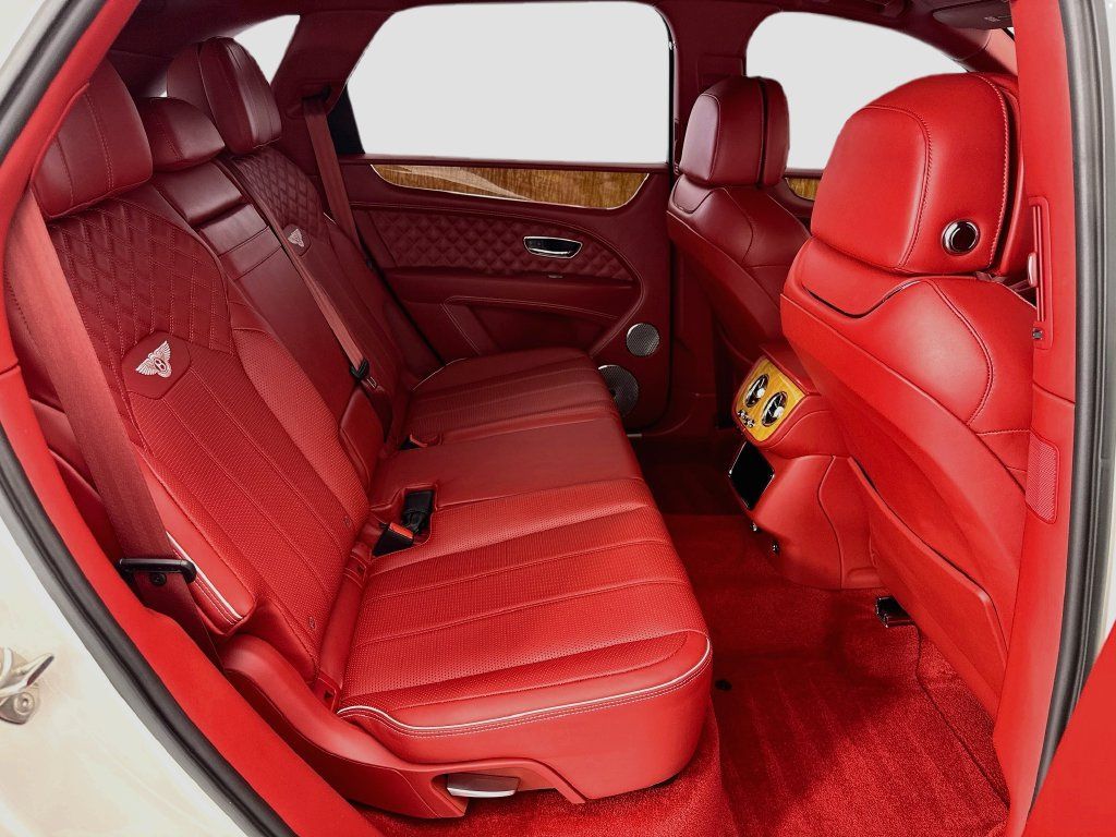 Certified 2022 Bentley Bentayga AWD/4WD image 21