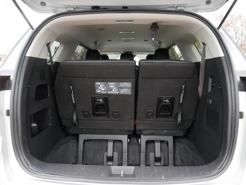 Certified 2022 Kia Carnival LX image 18