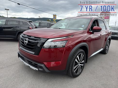 Used 2024 Nissan Pathfinder Platinum w/ Black Appearance Package AWD/4WD image 1