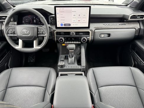 Used 2025 Toyota Tacoma Limited AWD/4WD image 21