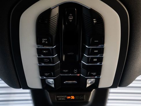 New 2025 Porsche Macan image 36