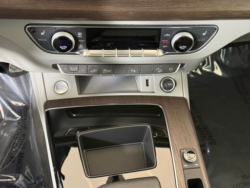 Certified 2024 Audi Q5 e Premium image 18