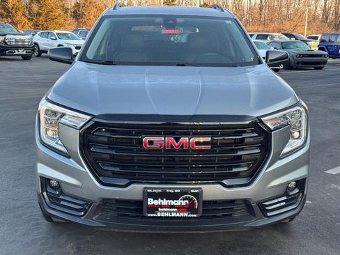 Used 2023 GMC Terrain SLT w/ Elevation Edition image 12