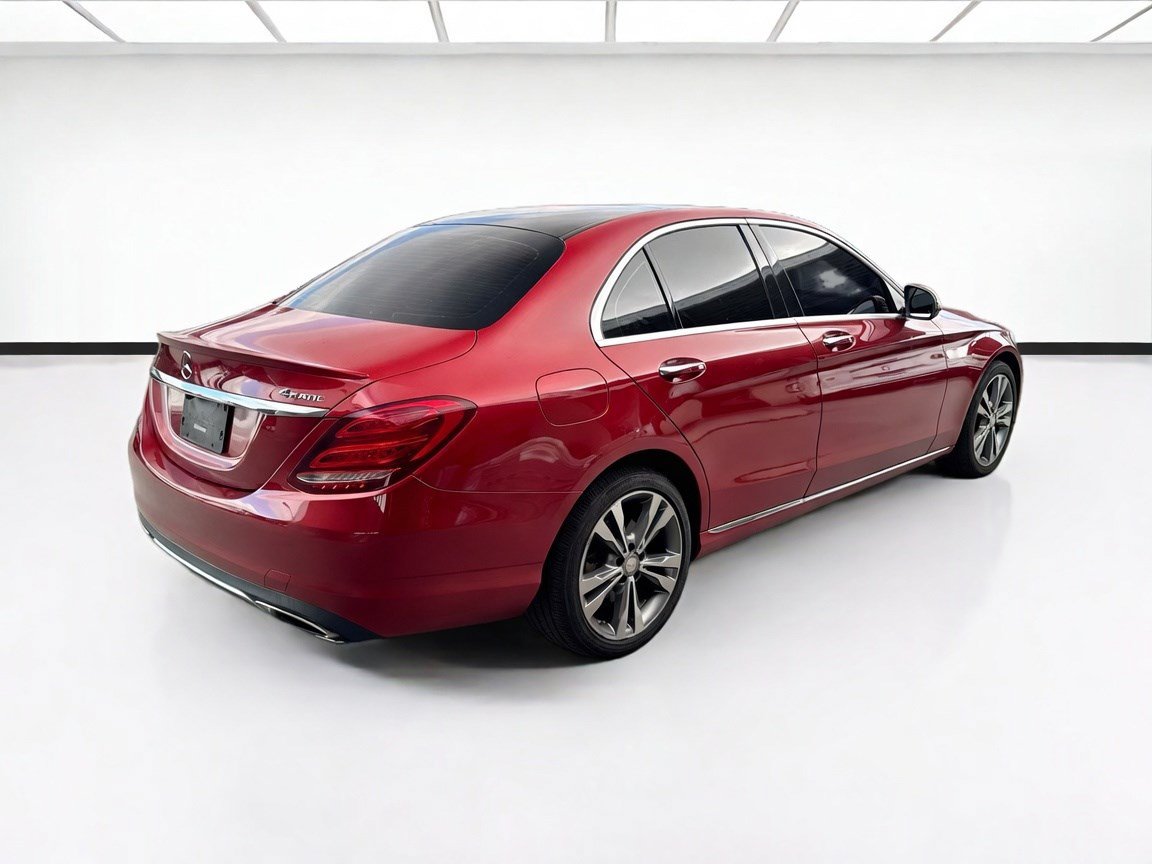 Used 2016 Mercedes-Benz C 300 4MATIC Sedan image 4