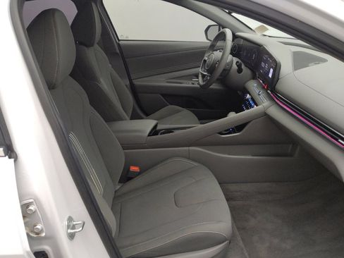 Used 2024 Hyundai Elantra SEL w/ Convenience Package FWD image 21