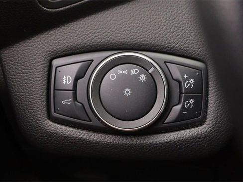 Used 2019 Ford Escape SE image 19