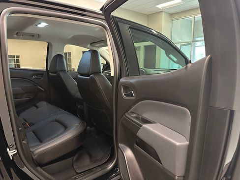 Used 2019 Chevrolet Colorado Z71 w/ Z71 Midnight Edition image 26