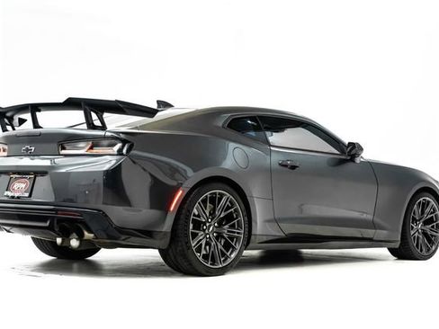 Used 2017 Chevrolet Camaro ZL1 RWD image 4