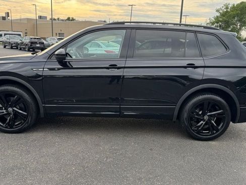 Used 2023 Volkswagen Tiguan SE R-Line AWD/4WD image 4