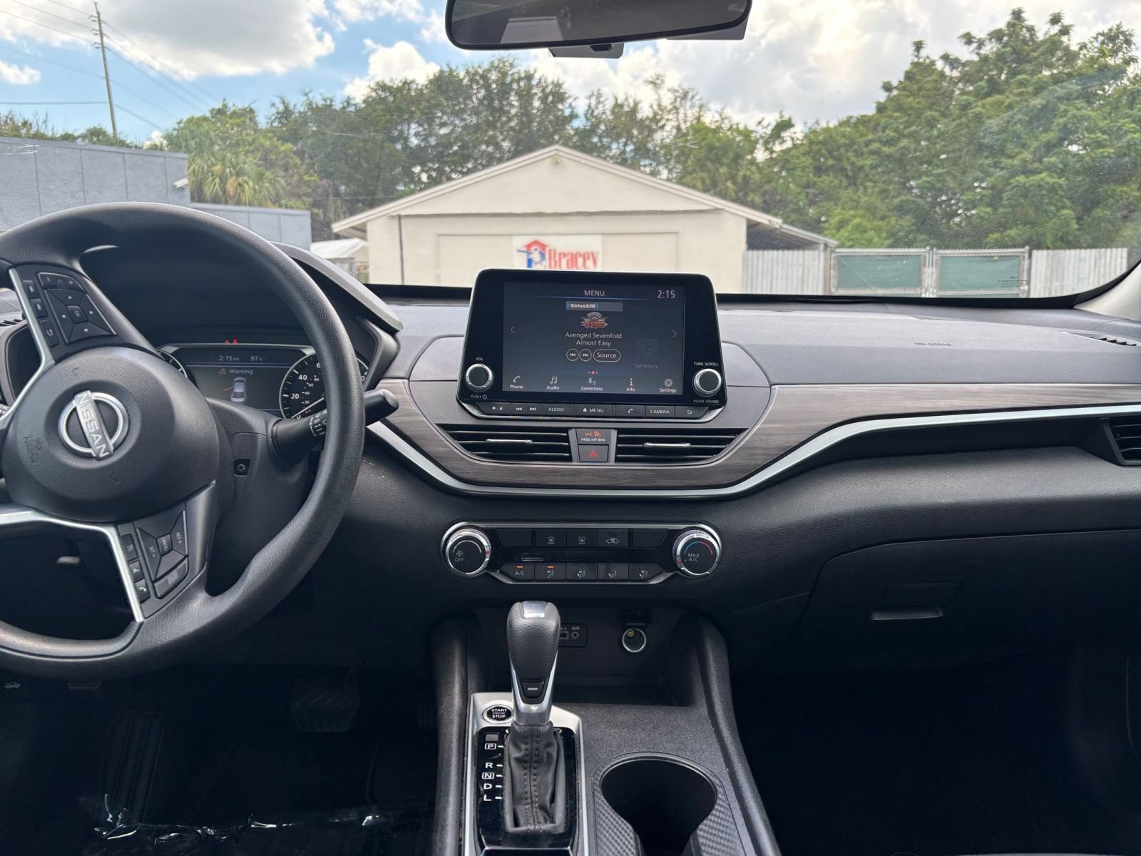 Used 2025 Nissan Altima 2.5 SV FWD image 16