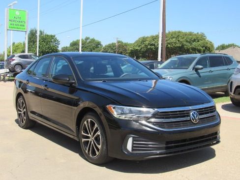 Used 2023 Volkswagen Jetta Sport image 4