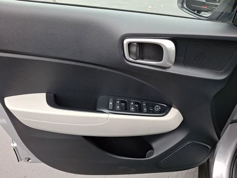 Certified 2025 Hyundai Venue SEL image 14