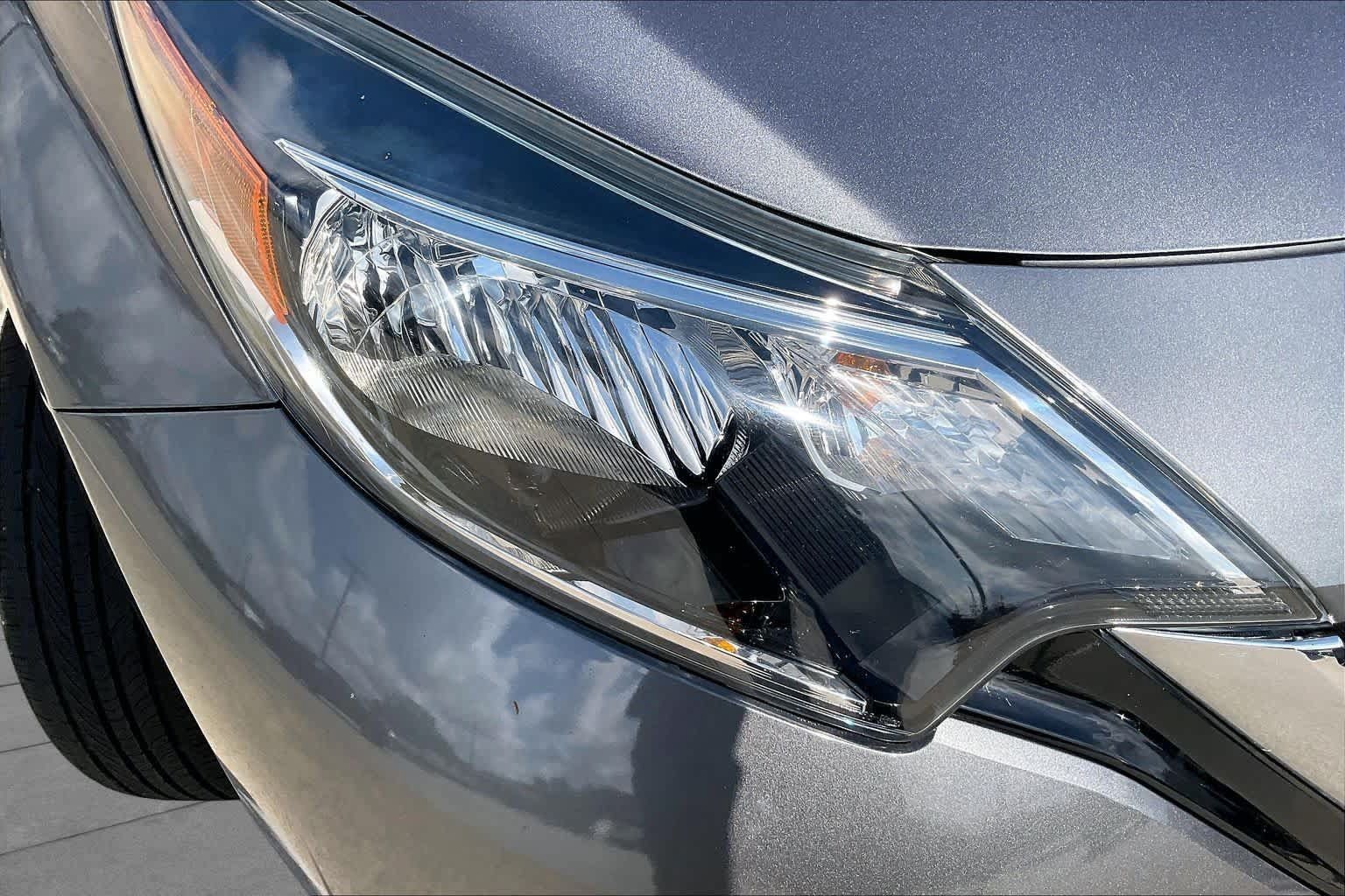 Used 2017 Nissan Versa Note SV FWD image 23