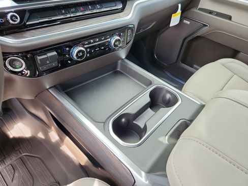 New 2026 GMC Sierra 2500 SLT image 17