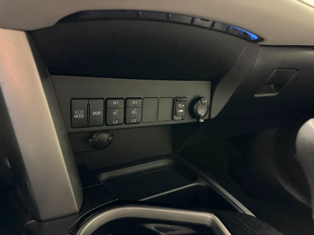 Used 2017 Toyota RAV4 Limited w/ Advanced Technology Package FWD image 23