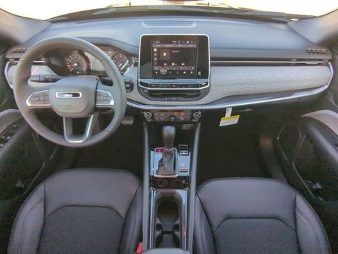 New 2026 Jeep Compass Latitude image 17