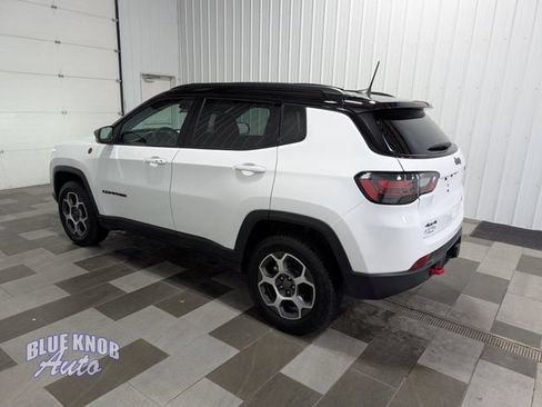 Used 2022 Jeep Compass Trailhawk w/ Trailhawk Elite Group AWD/4WD image 2