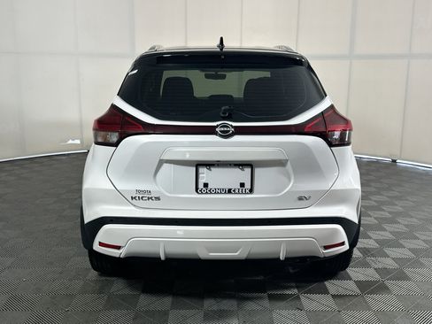 Used 2022 Nissan Kicks SV FWD image 4