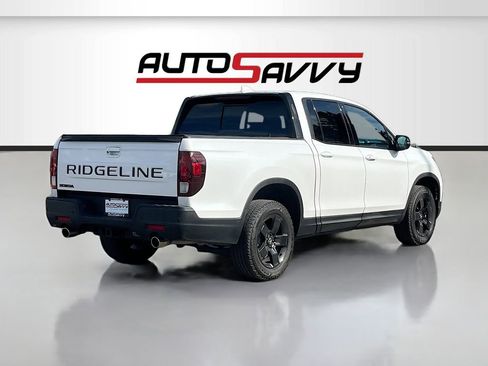 Used 2025 Honda Ridgeline Black Edition image 7