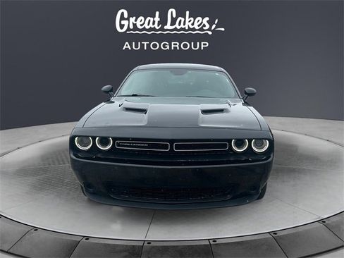 Used 2022 Dodge Challenger SXT image 8