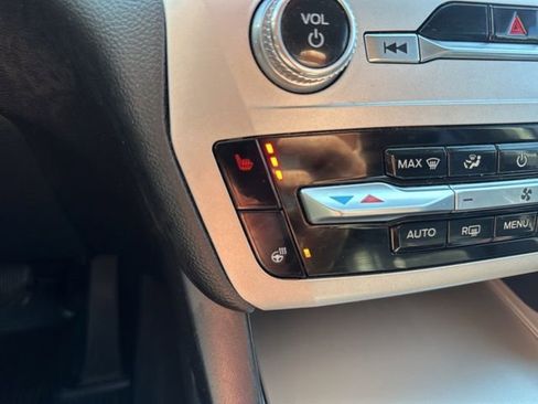 Used 2022 Ford Explorer XLT w/ Equipment Group 202A image 31