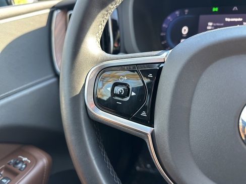 Certified 2023 Volvo XC60 B5 Plus w/ Climate Package image 27
