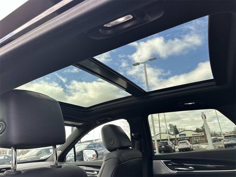 Used 2023 Cadillac XT5 Premium Luxury image 13