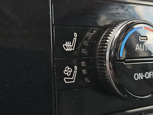 Certified 2024 Nissan Pathfinder Platinum FWD image 29