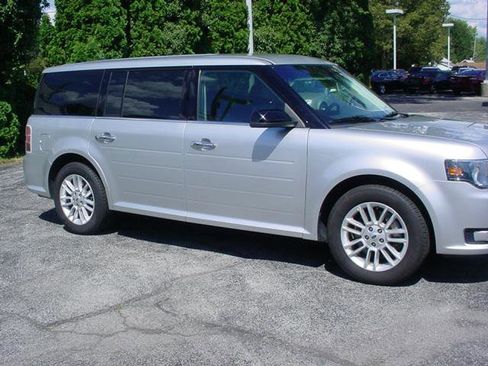Used 2018 Ford Flex SEL w/ Equipment Group 202A image 1