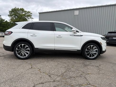 Used 2023 Lincoln Nautilus Reserve AWD/4WD image 6