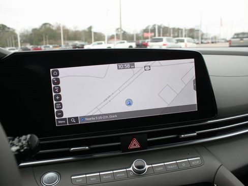 Used 2024 Hyundai Elantra SEL w/ Convenience Package image 14