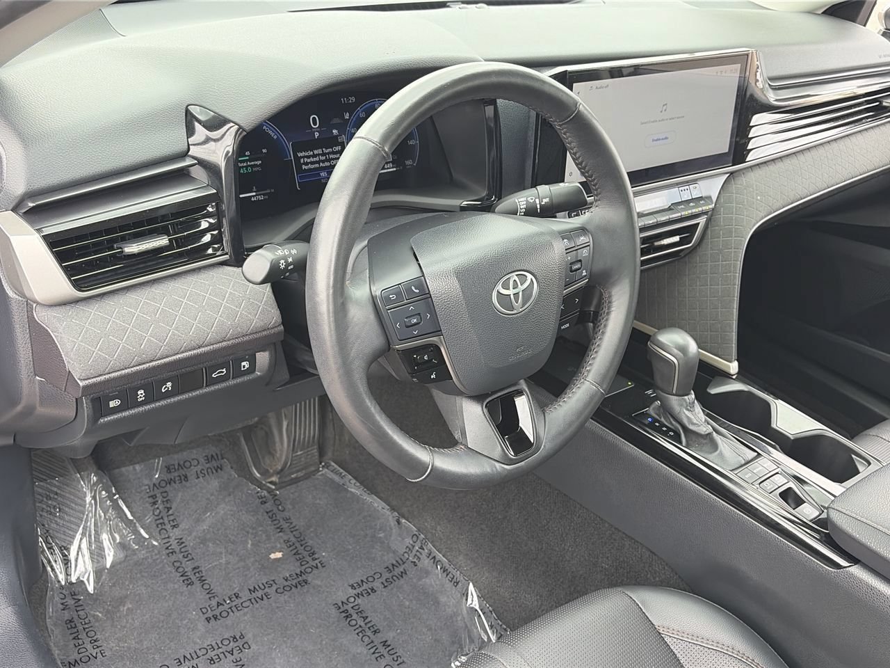 Used 2025 Toyota Camry XLE FWD image 11