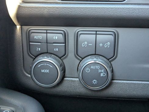 Used 2022 Chevrolet Tahoe High Country image 33