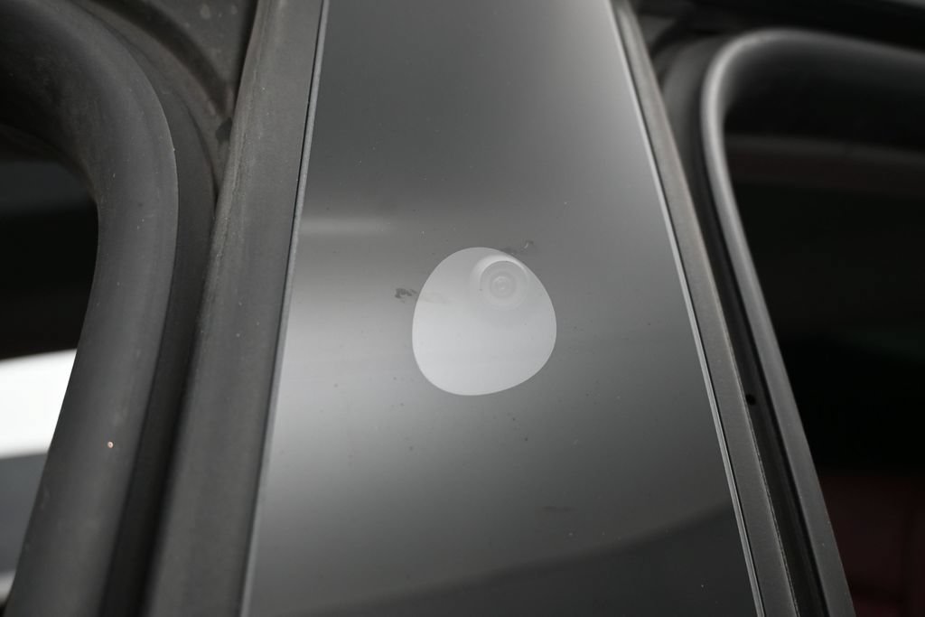 Used 2024 Tesla Model Y Performance AWD/4WD image 29