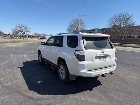 Used 2018 Toyota 4Runner SR5 Premium image 5