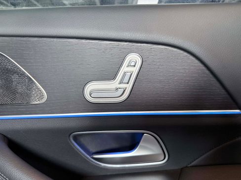 Used 2025 Mercedes-Benz GLS 450 4MATIC image 15