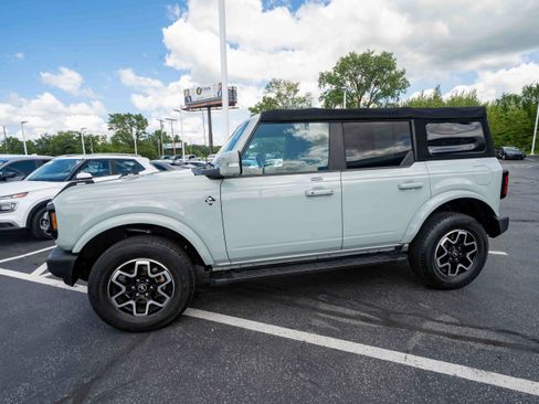 Used 2022 Ford Bronco Outer Banks AWD/4WD image 3